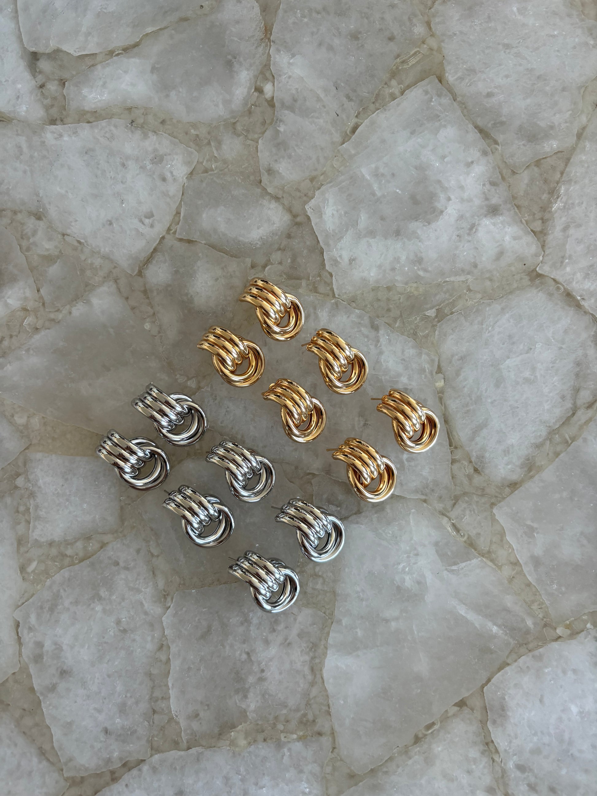 Knot Earrings Gold