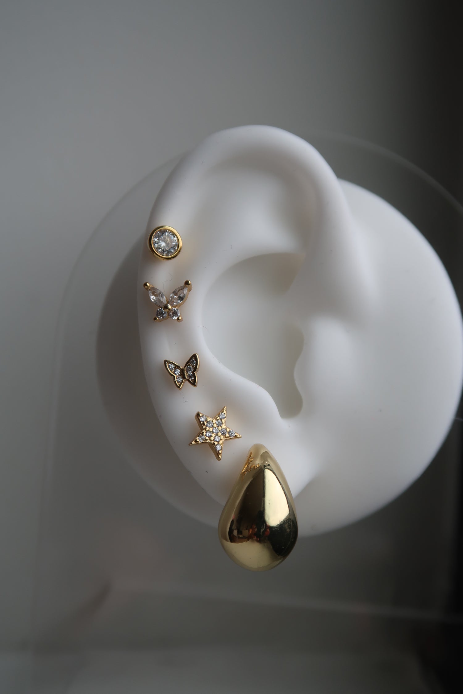 “Kira” Gold Drop Earrings